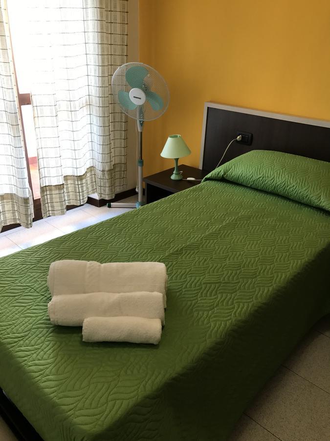 Hotel Marina Badesi Luaran gambar